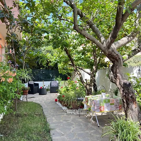 Simple And Very Lägenhet